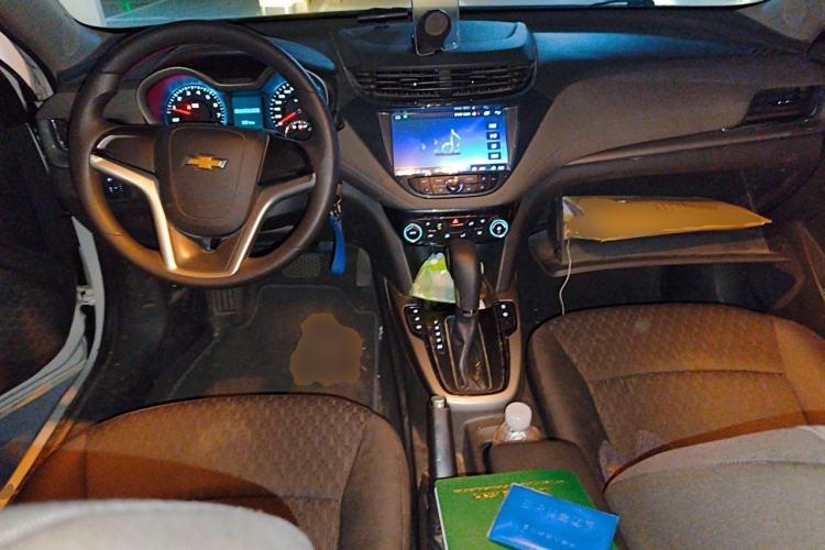 Used Chevrolet Malibu 2017 1.5T Automatic Comfort Edition Center Console
