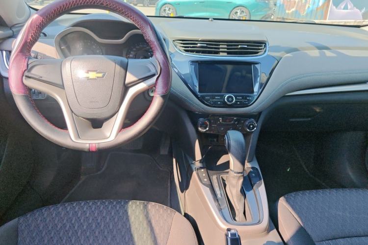 Used Chevrolet Malibu 2017 1.5T Automatic Comfort Edition Center Console
