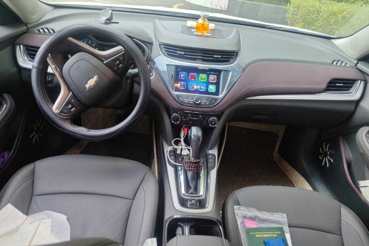 Used Chevrolet Malibu 2017 1.5T Automatic Luxury Edition Center Console