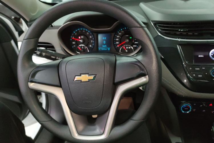 Used Chevrolet Malibu 2017 1.5T Automatic Comfort Edition Center Console