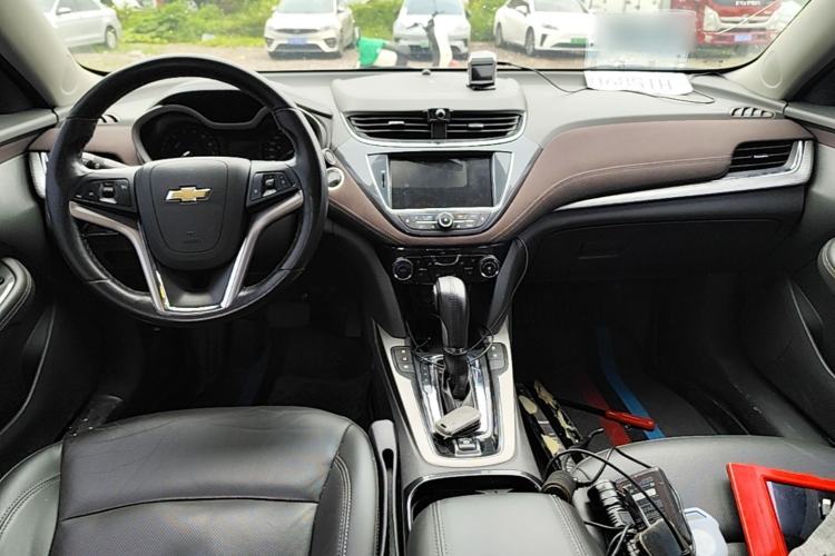 Used Chevrolet Malibu 2017 1.5T Automatic Luxury Edition Center Console
