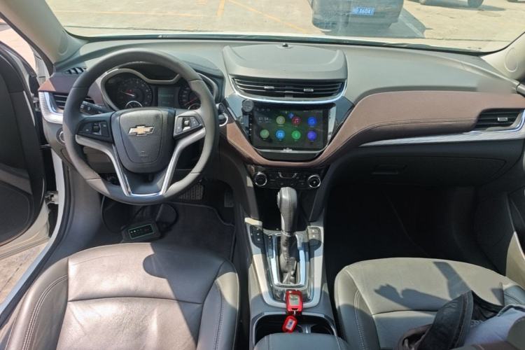 Used Chevrolet Malibu 2017 1.5T Automatic Luxury Edition Center Console