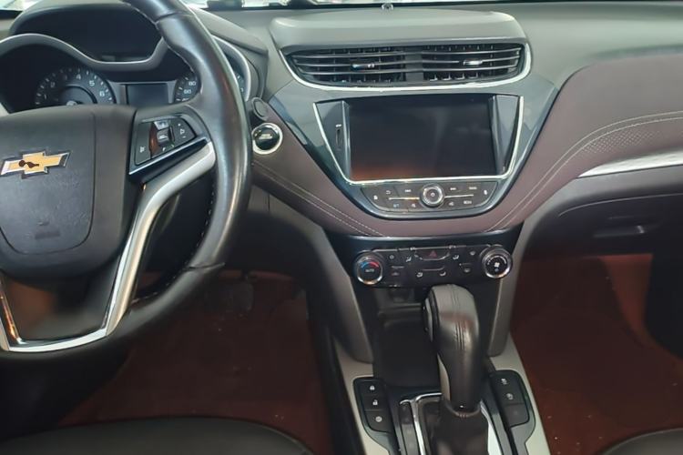 Used Chevrolet Malibu 2017 1.5T Automatic Luxury Edition Center Console