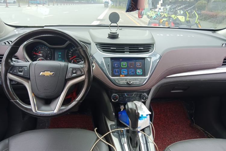 Used Chevrolet Malibu 2017 1.5T Automatic Luxury Edition Center Console