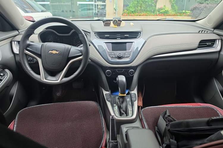 Used Chevrolet Malibu 2017 1.5T Automatic Comfort Edition Center Console