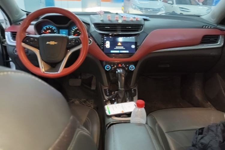Used Chevrolet Malibu 2017 1.5T Automatic Luxury Edition Center Console