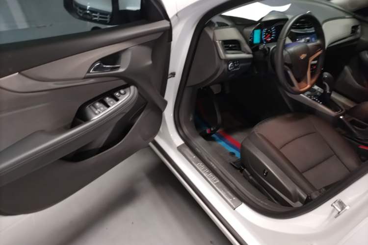 Used Chevrolet Malibu 2017 1.5T Automatic Comfort Edition Driver Seat