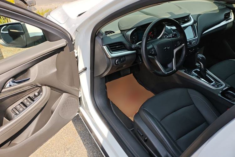 Used Chevrolet Malibu 2017 1.5T Automatic Luxury Edition Driver Seat