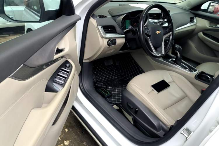 Used Chevrolet Malibu 2017 1.5T Automatic Luxury Edition Driver Seat