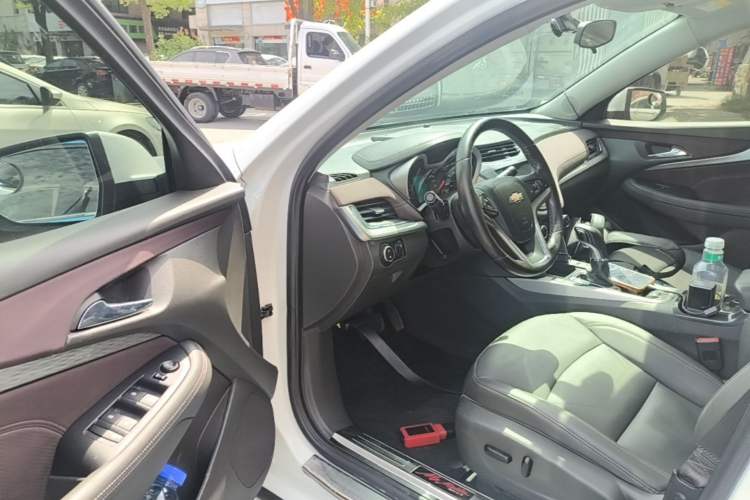 Used Chevrolet Malibu 2017 1.5T Automatic Luxury Edition Driver Seat