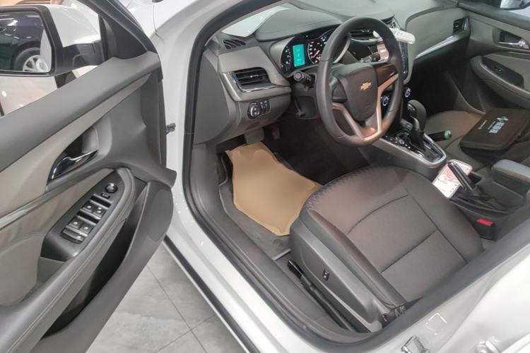 Used Chevrolet Malibu 2017 1.5T Automatic Comfort Edition Driver Seat