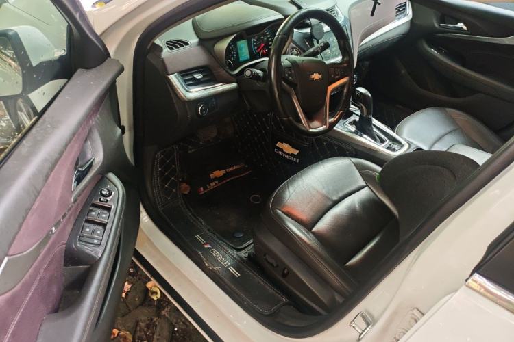 Used Chevrolet Malibu 2017 1.5T Automatic Luxury Edition Driver Seat