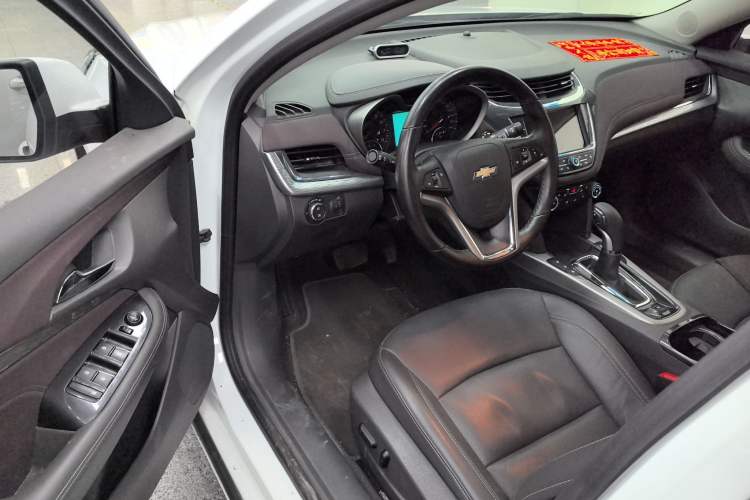 Used Chevrolet Malibu 2017 1.5T Automatic Luxury Edition Driver Seat