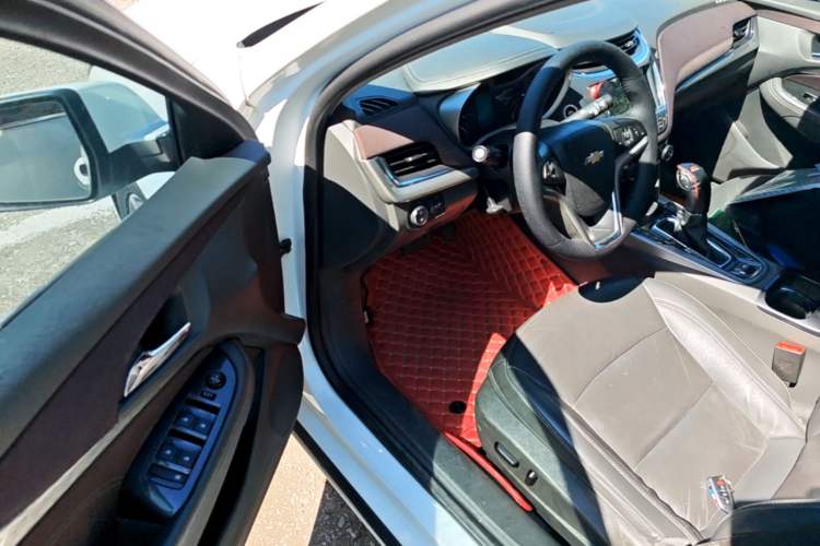 Used Chevrolet Malibu 2017 1.5T Automatic Luxury Edition Driver Seat