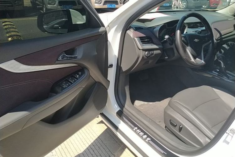 Used Chevrolet Malibu 2017 1.5T Automatic Luxury Edition Driver Seat