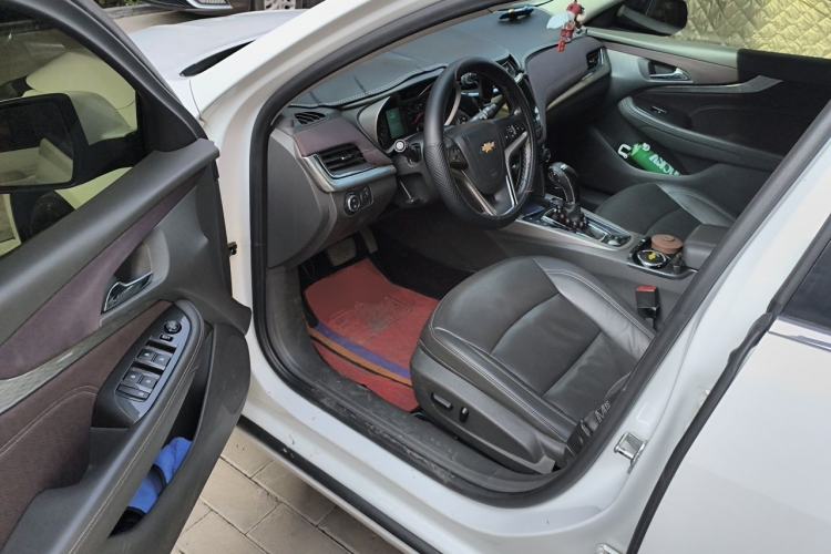 Used Chevrolet Malibu 2017 1.5T Automatic Luxury Edition Driver Seat