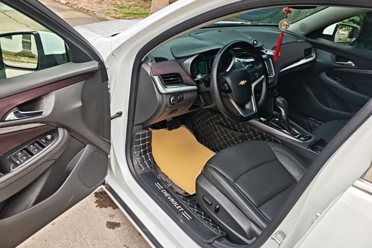 Used Chevrolet Malibu 2017 1.5T Automatic Luxury Edition Driver Seat