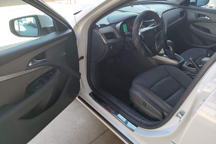 Used Chevrolet Malibu 2017 1.5T Automatic Comfort Edition Driver Seat