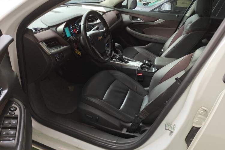 Used Chevrolet Malibu 2017 1.5T Automatic Luxury Edition Driver Seat