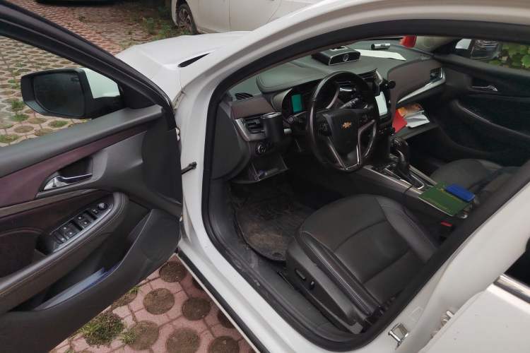 Used Chevrolet Malibu 2017 1.5T Automatic Luxury Edition Driver Seat