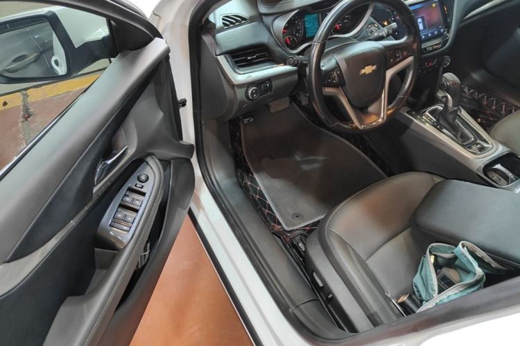 Used Chevrolet Malibu 2017 1.5T Automatic Luxury Edition Driver Seat