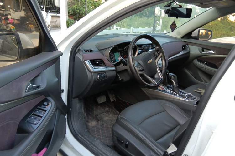 Used Chevrolet Malibu 2017 1.5T Automatic Luxury Edition Driver Seat