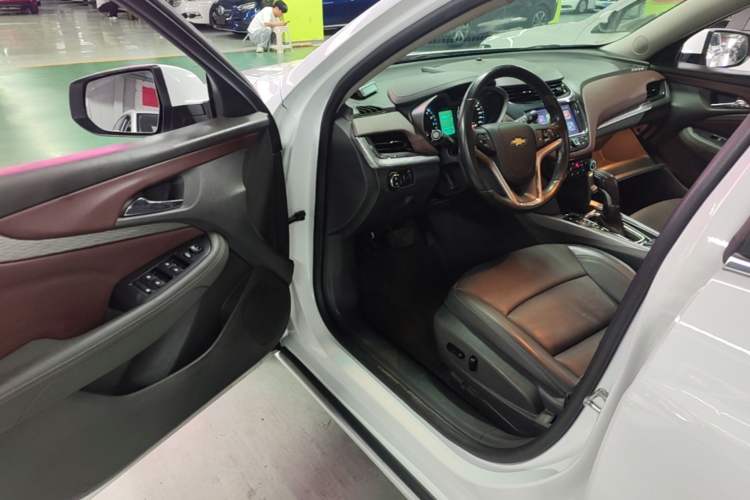 Used Chevrolet Malibu 2017 1.5T Automatic Luxury Edition Driver Seat