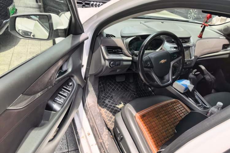 Used Chevrolet Malibu 2017 1.5T Automatic Luxury Edition Driver Seat