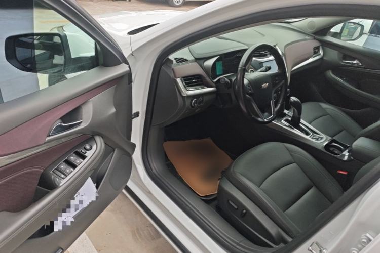 Used Chevrolet Malibu 2017 1.5T Automatic Luxury Edition Driver Seat