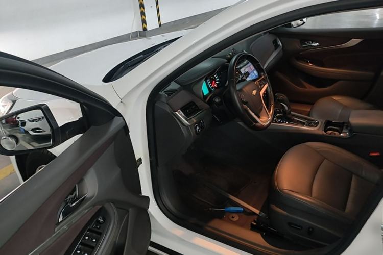 Used Chevrolet Malibu 2017 1.5T Automatic Luxury Edition Driver Seat