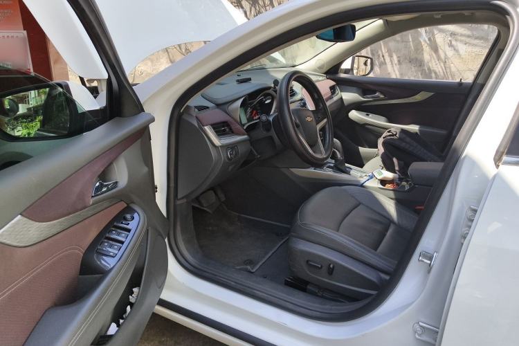 Used Chevrolet Malibu 2017 1.5T Automatic Luxury Edition Driver Seat