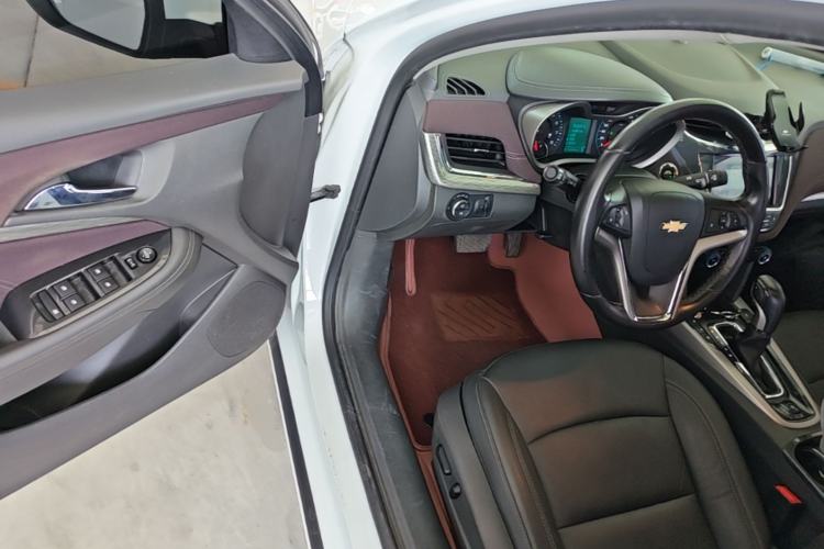 Used Chevrolet Malibu 2017 1.5T Automatic Luxury Edition Driver Seat