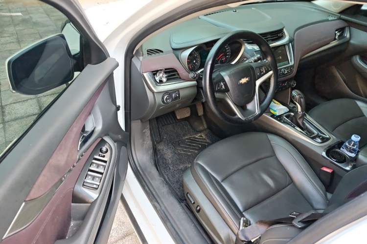 Used Chevrolet Malibu 2017 1.5T Automatic Luxury Edition Driver Seat