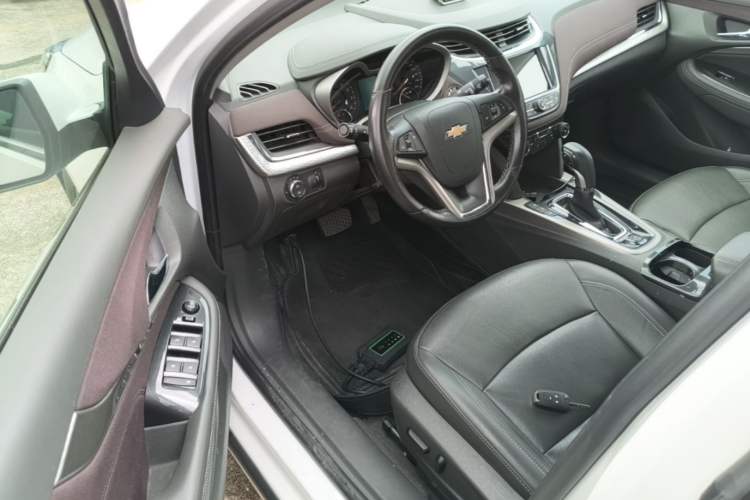 Used Chevrolet Malibu 2017 1.5T Automatic Luxury Edition Driver Seat