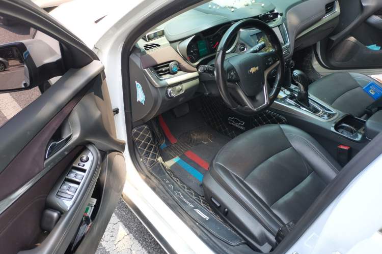 Used Chevrolet Malibu 2017 1.5T Automatic Luxury Edition Driver Seat