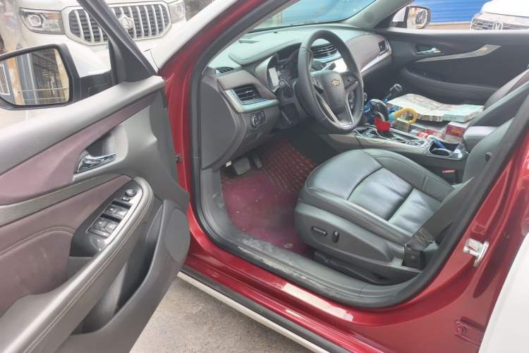 Used Chevrolet Malibu 2017 1.5T Automatic Luxury Edition Driver Seat