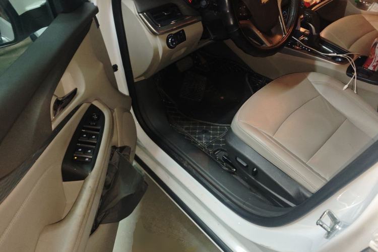 Used Chevrolet Malibu 2017 1.5T Automatic Luxury Edition Driver Seat