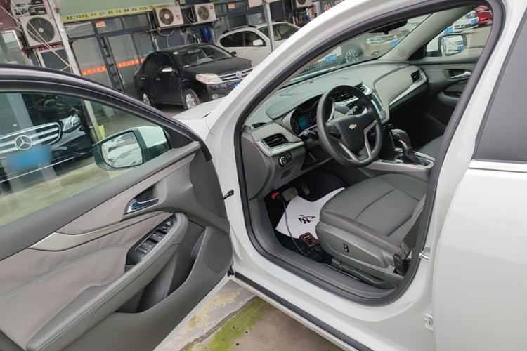 Used Chevrolet Malibu 2017 1.5T Automatic Comfort Edition Driver Seat