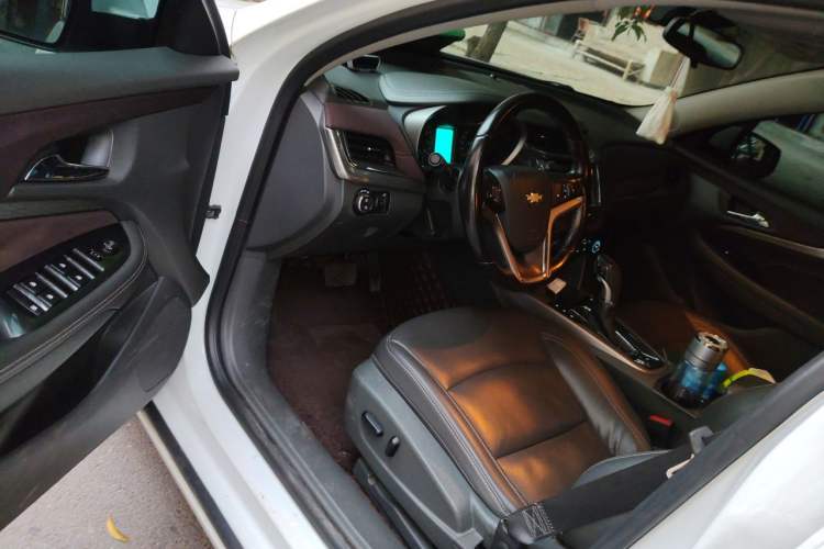 Used Chevrolet Malibu 2017 1.5T Automatic Luxury Edition Driver Seat