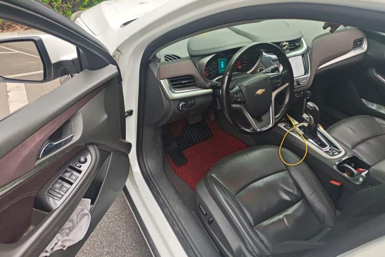 Used Chevrolet Malibu 2017 1.5T Automatic Luxury Edition Driver Seat