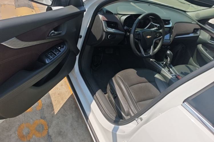 Used Chevrolet Malibu 2017 1.5T Automatic Luxury Edition Driver Seat