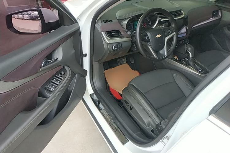 Used Chevrolet Malibu 2017 1.5T Automatic Luxury Edition Driver Seat