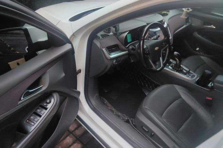 Used Chevrolet Malibu 2017 1.5T Automatic Luxury Edition Driver Seat