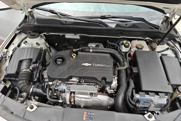 Used Chevrolet Malibu 2017 1.5T Automatic Luxury Edition Engine Bay