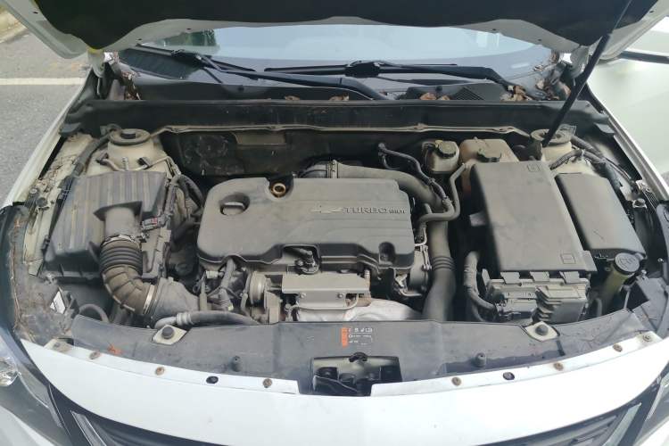 Used Chevrolet Malibu 2017 1.5T Automatic Luxury Edition Engine Bay