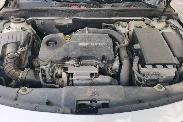 Used Chevrolet Malibu 2017 1.5T Automatic Luxury Edition Engine Bay