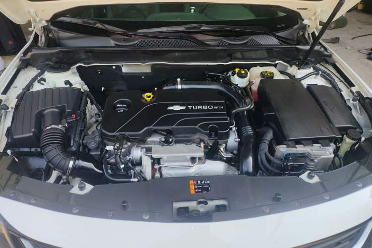 Used Chevrolet Malibu 2017 1.5T Automatic Luxury Edition Engine Bay