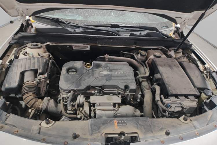 Used Chevrolet Malibu 2017 1.5T Automatic Luxury Edition Engine Bay