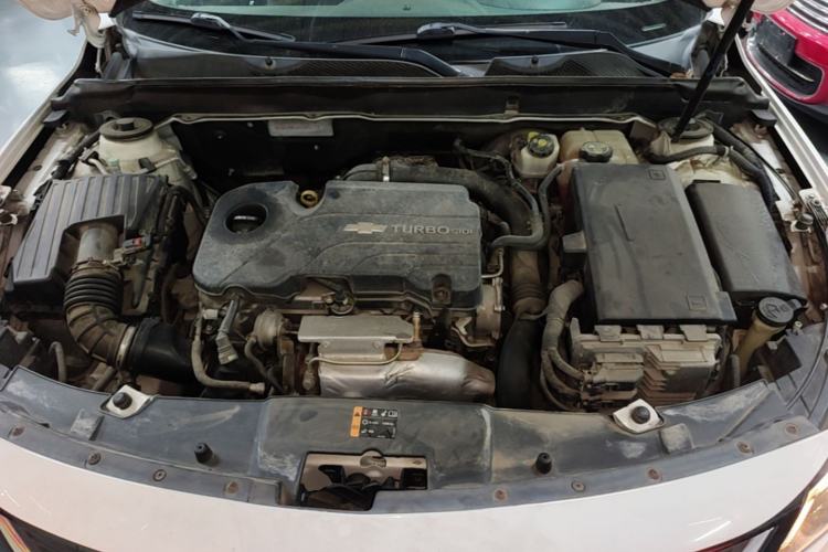 Used Chevrolet Malibu 2017 1.5T Automatic Luxury Edition Engine Bay
