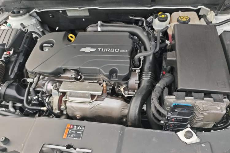 Used Chevrolet Malibu 2017 1.5T Automatic Luxury Edition Engine Bay